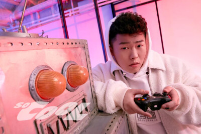 ✨✨神仙可爱孟鹤堂，
                               人间甜饼周九良。✨✨