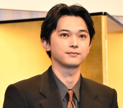 2021年NHK大河剧『青天を衝け』制作开始、主演发表：吉沢亮他将饰演新版1万日元纸币上、活跃在幕末至明治时代、被称为“日本资本主义之父”的涩泽荣一的一生、该剧将于2021年1月开播。