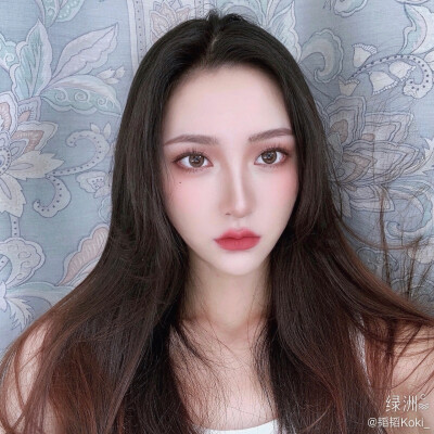 #宅家plog#这是什么神仙眼影♀️ 听说介个妆面有mm想康康？ 绿洲