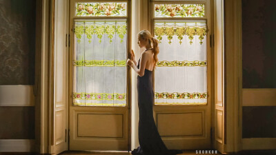 崔雪莉（Sulli、최진리，1994年3月29日—2019年10月14日），出生于韩国釜山，韩国女歌手、演员、主持人，毕业于首尔表演艺术中学。