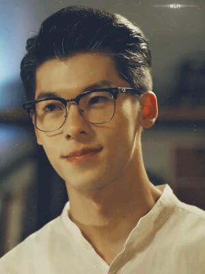 「 是不是在这无数交错的时空之中，早已发生过千万次，我都会像现在这样无可救药地爱上那个来自未来先想要改变这一切的你 」