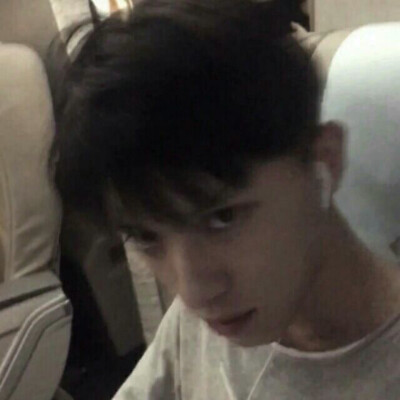 /头像一换 QQ一删 对不起 妹妹 你下架了/