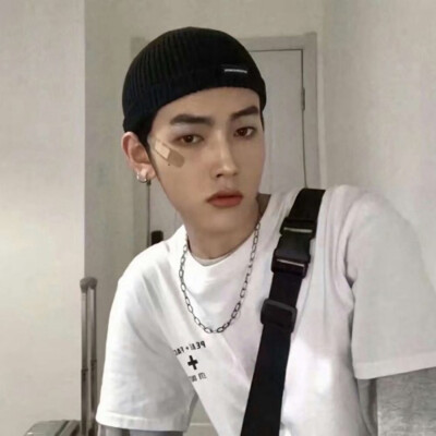 /头像一换 QQ一删 对不起 妹妹 你下架了/