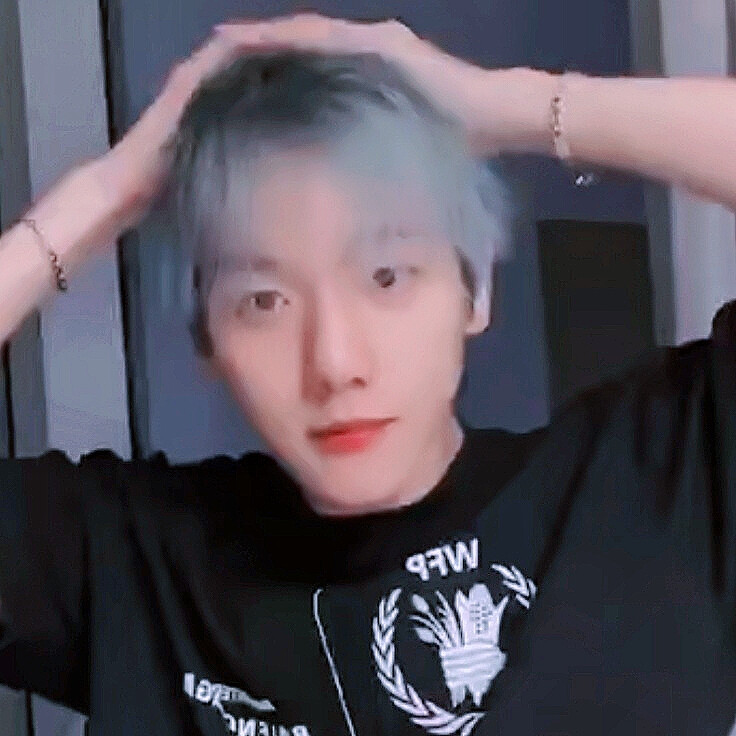 边伯贤
姜辞 制
自调截