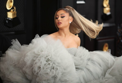 格莱美 Grammy Ariana Grande A妹 仙女
礼群 