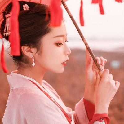 想看山河湖海星辰漫天，遇见你什么都有了