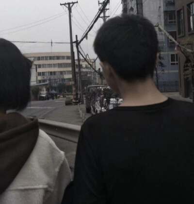 你来到我身边时 星星都亮了起来。