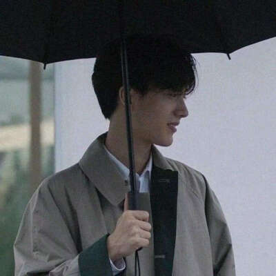 你来到我身边时 星星都亮了起来。