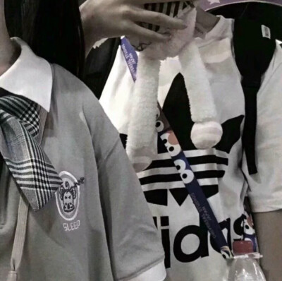 愿你在生活里一切顺心 不忘初衷 愿我一路有你 你一路有我。