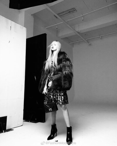 LISAPeaceCeleb Korea Style | Lisa insta更新