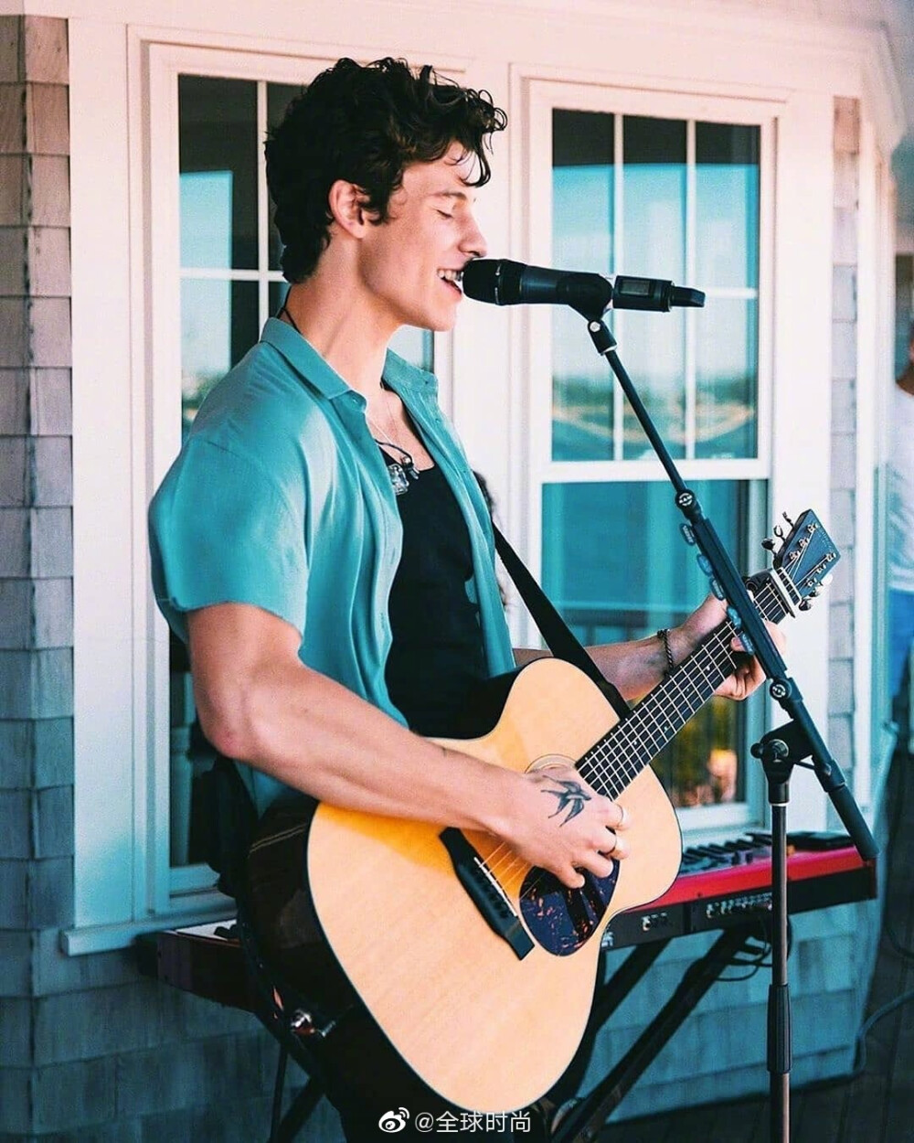 #Shawn Mendes# 出席活动现场图，萌德的笑容总是那么富有感染力。