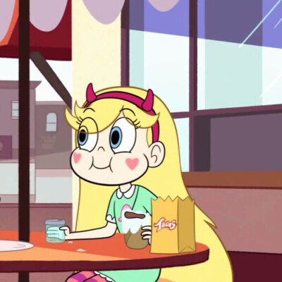 Star is eating a taco with a bunch of sugar！
