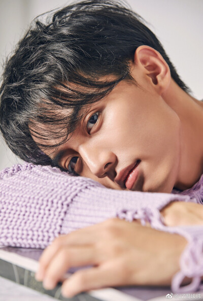 紫色毛衣少年，2019.09.11，cr @JZ周峻纬