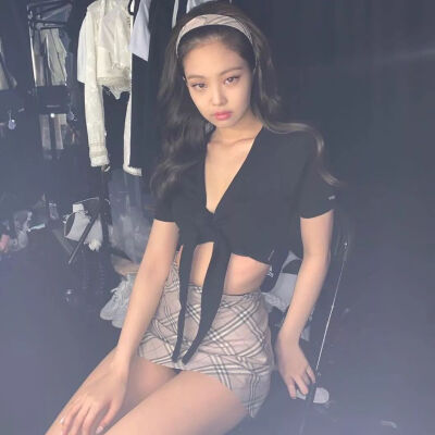 JENNIE