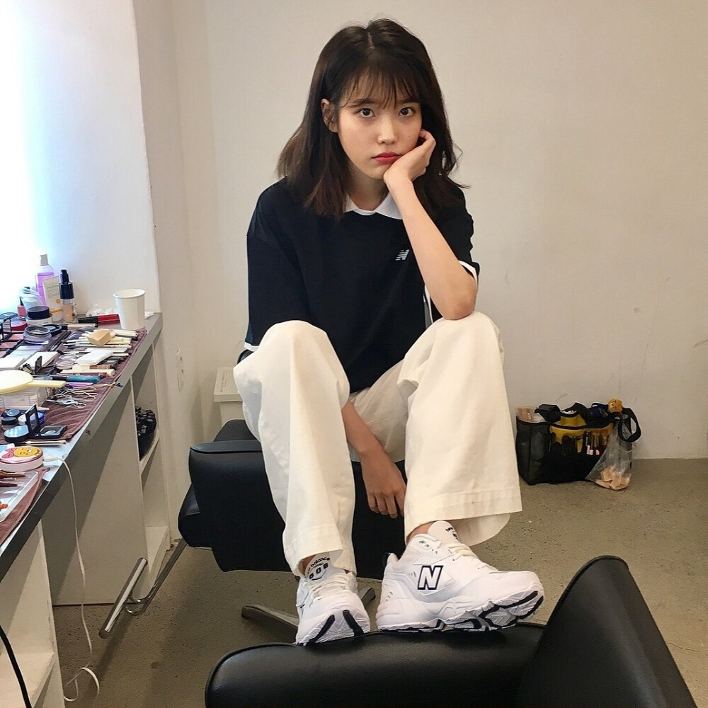 IU 李知恩 ins 高清 壁纸