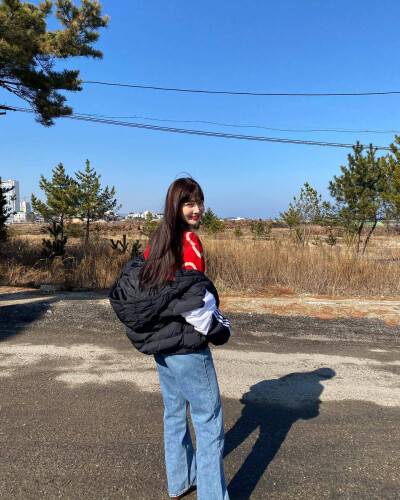 朴秀荣 Joy 朴秀英
Red velvet成员