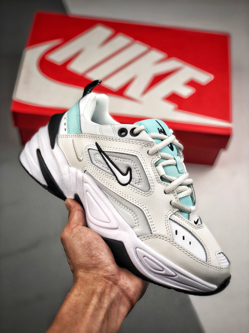 Nike M2K Tekno
天猫平台指定订单 完美工艺水平
复古老爹鞋休闲百搭慢跑鞋 皮革搭配织物混合透气鞋面 EVA组合缓震大底 完美清洁度
Size 36 36.5 37.5 38 38.5 39 40 40.5 41 42 42.5 43 44 44.5 45