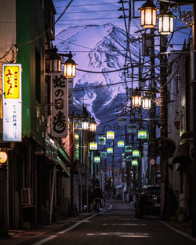 霓虹灯，富士山