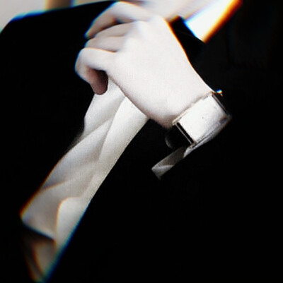 任嘉伦头像by程述。