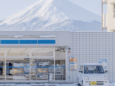 背景。
日本街道。