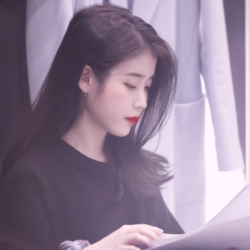 二转注明苏软甜 李知恩头像