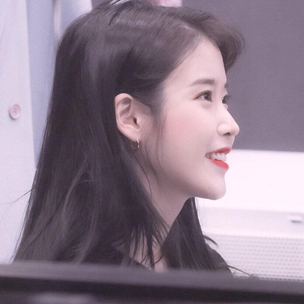 二转注明苏软甜 李知恩头像