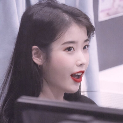 二转注明苏软甜 李知恩头像