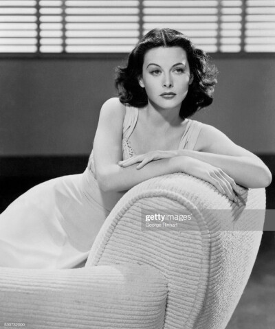 1941年，好莱坞影星海蒂·拉玛（Hedy Lamarr）。 ​（摄影：George Rinhart） ​​​