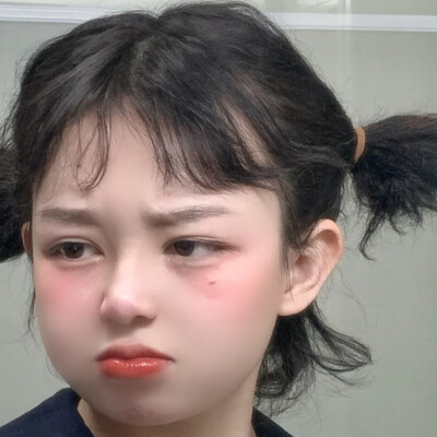 微博@两百吨阿大
