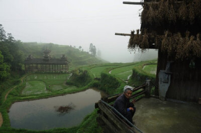  轻烟细雨 