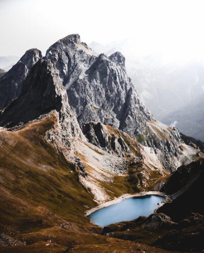 若是登上阿尔卑斯山，该会是怎样的心旷神怡？