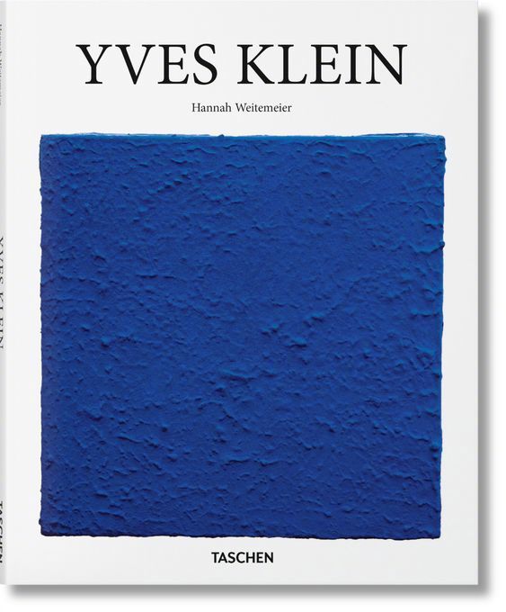 1960年，Klein为这种蓝色申请了专利，命名为“国际克莱因蓝”（International Klein Blue），简称IKB，它的RGB比值是0：47：167，即绝对之蓝。克莱因用34岁的短暂生命维系了这纯净梦幻的蓝色，安静的你值得为它驻足。