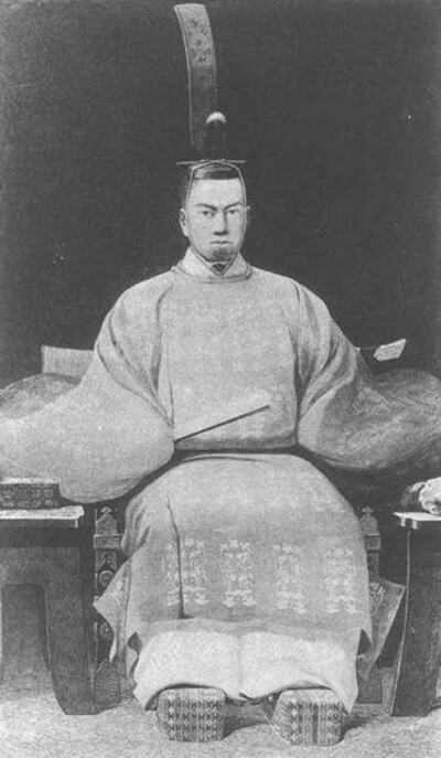 孝明天皇（おさひと，1831年7月11日—1867年1月30日），别号幕末天皇，日本第121代天皇，是仁孝天皇的儿子，明治天皇的父亲，支持公武合体。明治维新期间，在反对倒幕派时于1867年1月30日突然去世，他的死引起了种种…