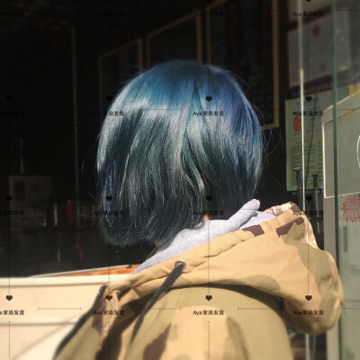 不知道染什么颜色，就选这个吧，两年卖的最好的颜色，两年了还没过时～显白不挑皮，而且好染！