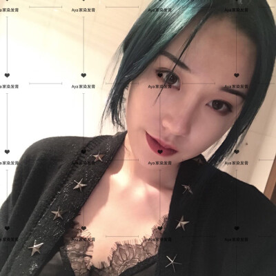 不知道染什么颜色，就选这个吧，两年卖的最好的颜色，两年了还没过时～显白不挑皮，而且好染！