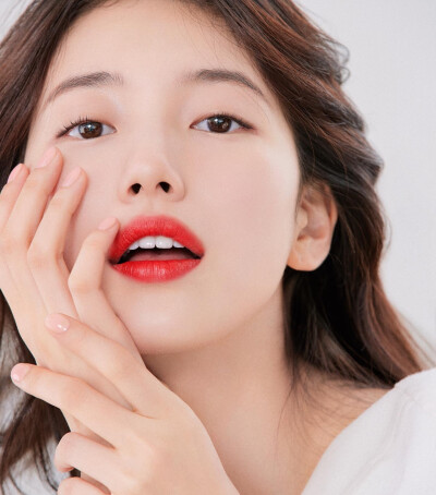 裴秀智 Suzy