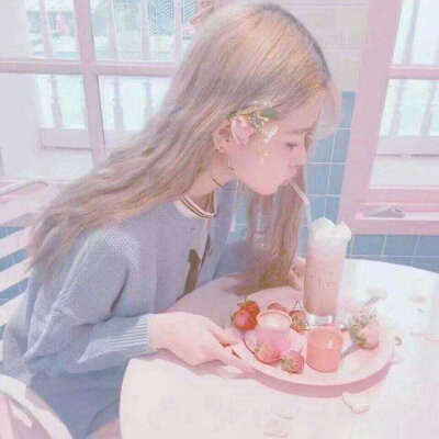 『分享头像』
苏璃来分享头像了！
我觉得还是蛮好看的
喜欢的可以点个赞吗？
刚来这儿，有很多不知道
『苏璃分享』