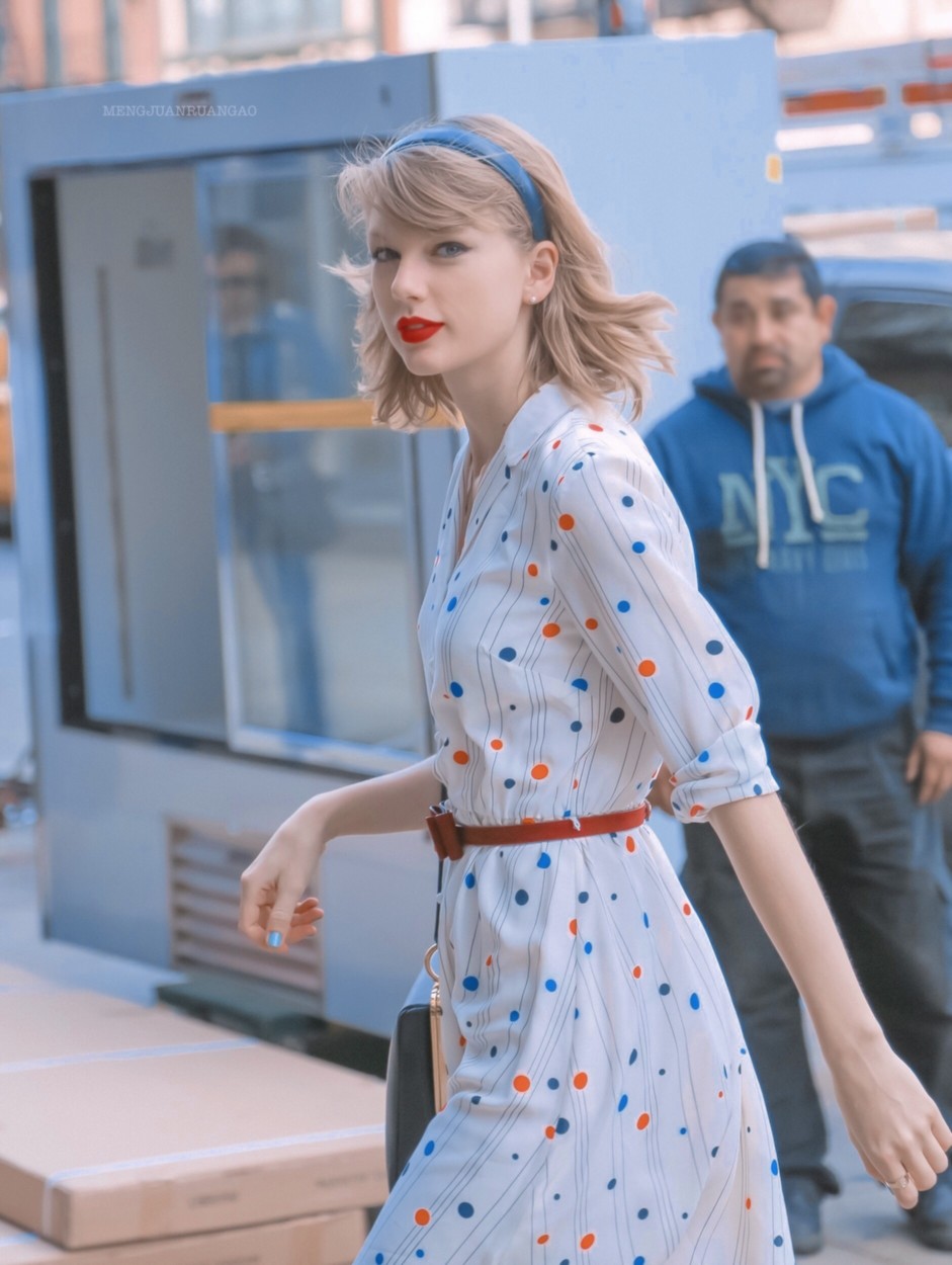 Taylor Swift
cr.@橗卷软糕