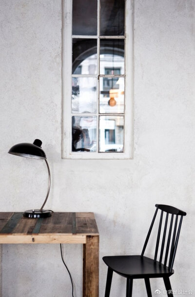 Norm Architects和丹麦设计公司Menu合作为哥本哈根Cofoco旗下的餐厅设计了室内空间和定制餐具。新的餐厅被命名为“Höst”，它结合了浪漫主义与现代主义的特征。#求是爱设计#