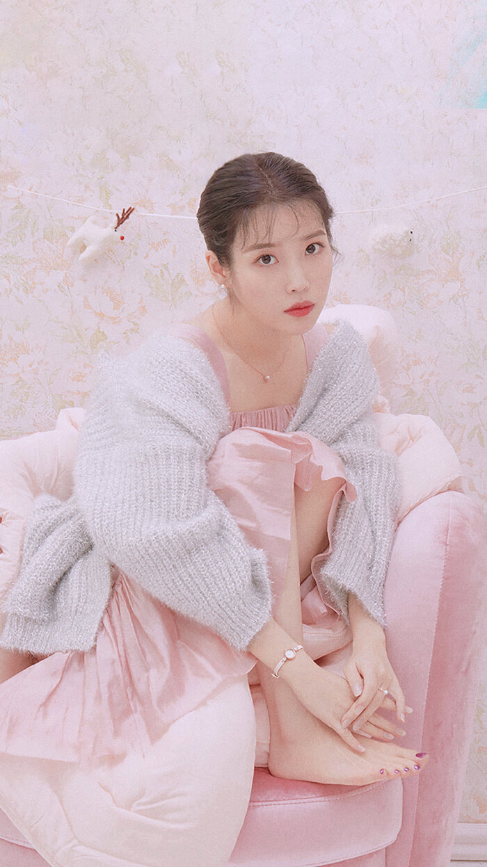 IU