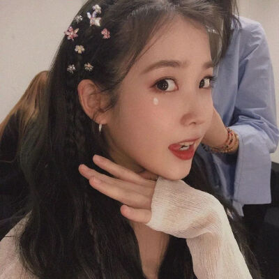 IU