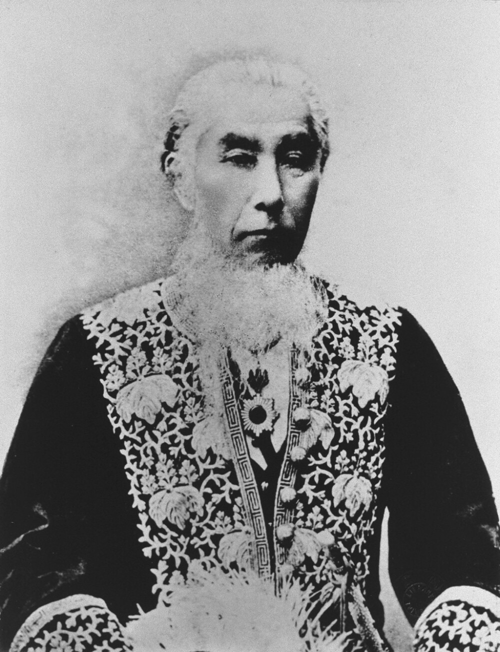 元田 永孚（もとだ ながさね、文政元年10月1日（1818年10月30日） - 明治24年（1891年）1月22日）日本武士·熊本藩士、儒学家、汉学家、思想家、朱子学（实学）学者。从二位·勋二等·男爵。通称传之丞、八右卫门，字子中，雅号东野，别号东皋、猿岳樵翁、茶阳。