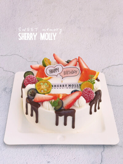 #SHERRY Molly家の下午茶#—『原味cake』小清新水果搭配甘纳许淋边 吃到草莓好幸福哟不爱吃蛋糕的人 也能吃一颗草莓呀 嘻嘻