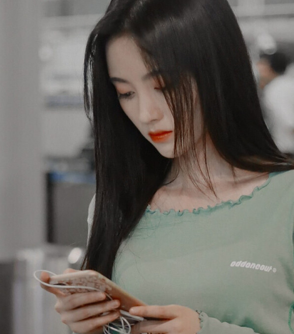 鞠婧祎头像/白戾