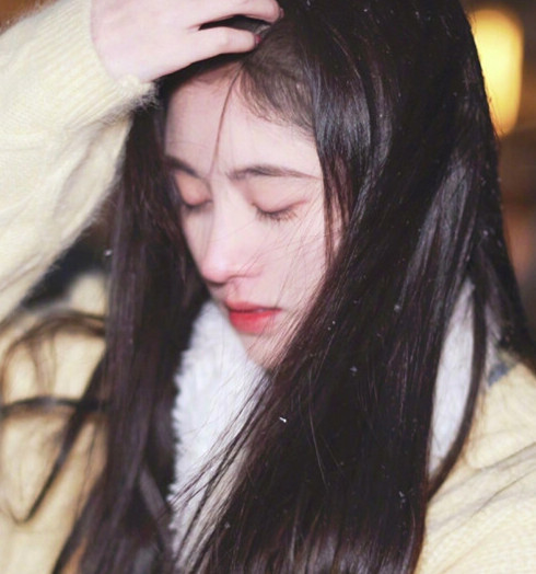 鞠婧祎头像/白戾