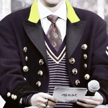 肖战头像by程述。