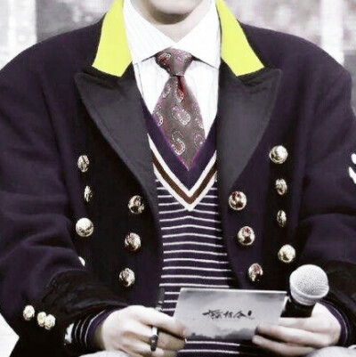 肖战头像by程述。