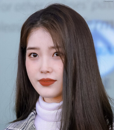 IU | 米兰时装周仁川机场
cr:花崎敏子
