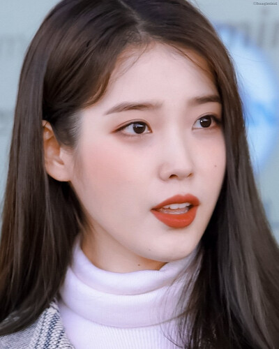 IU | 米兰时装周仁川机场
cr:花崎敏子