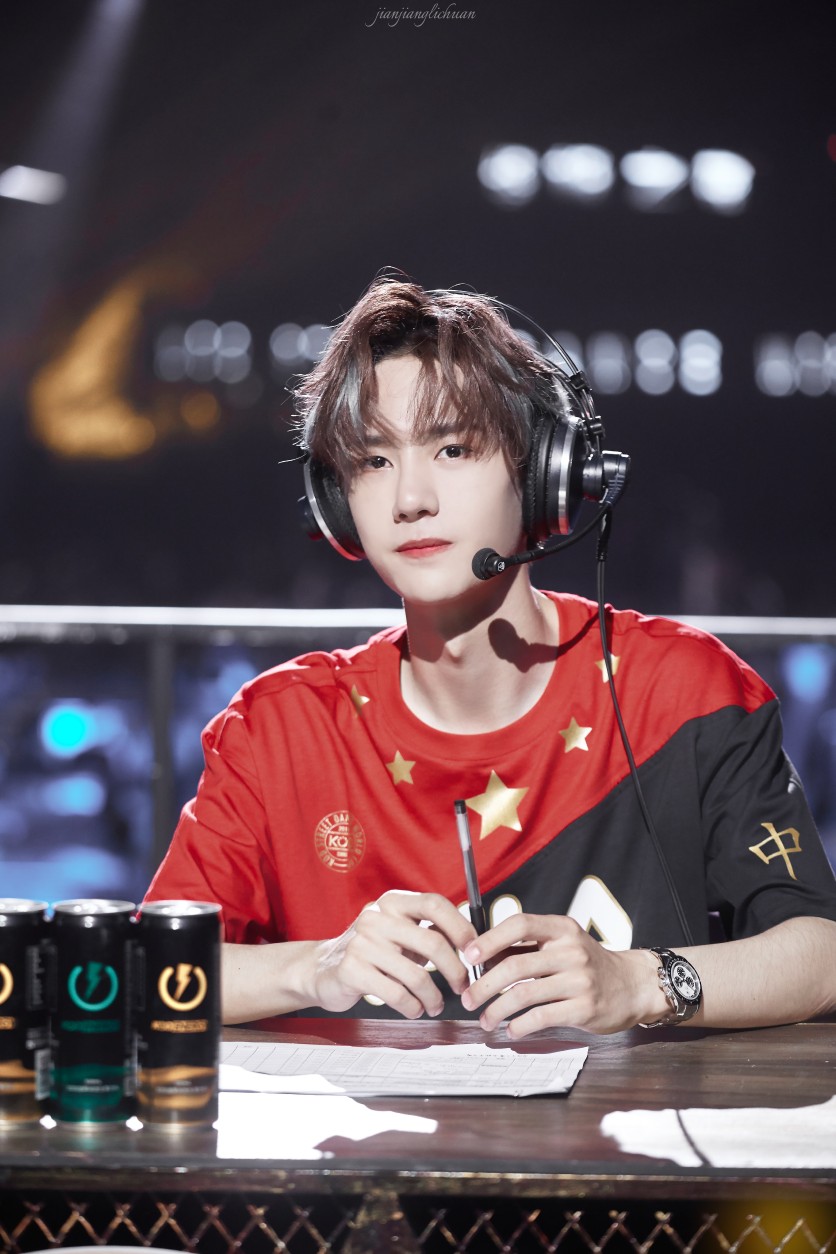 180817 KOD街舞世界杯 修图 @UNIQ-王一博（电竞博）cr:logo
